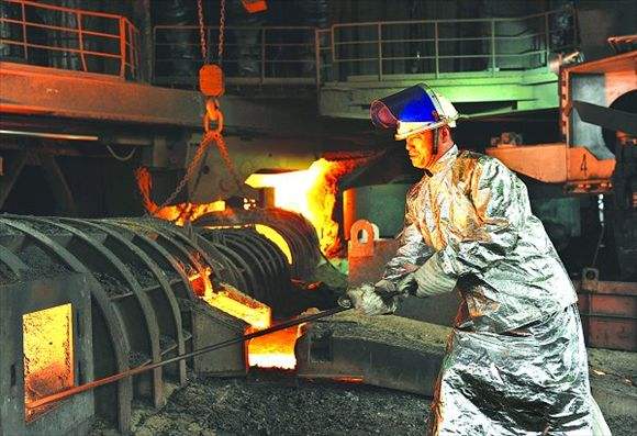 鋼鐵翻譯的專家級譯員團隊